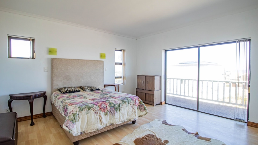 4 Bedroom Property for Sale in Pearl Bay Western Cape